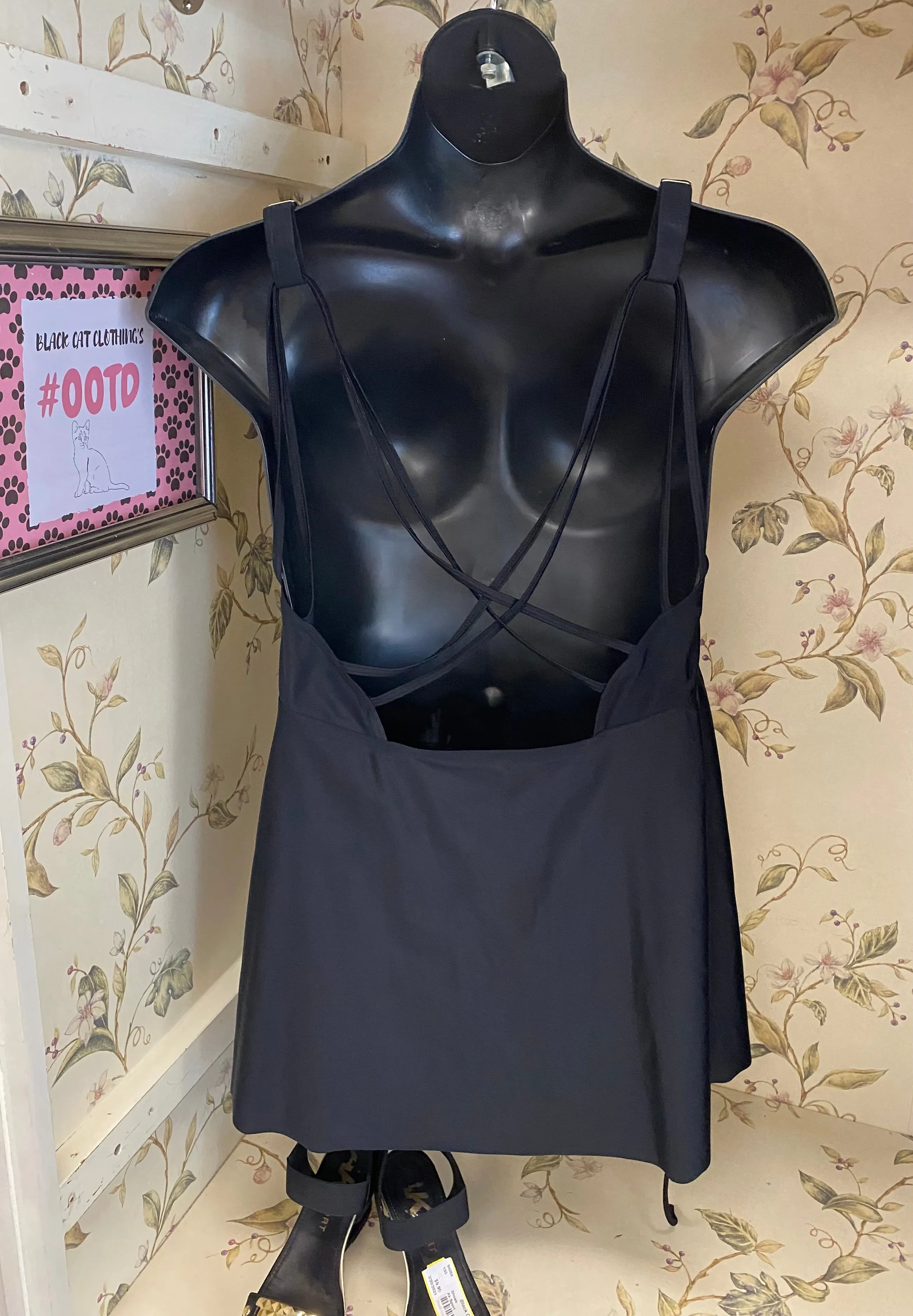 Black swimsuits, 20
