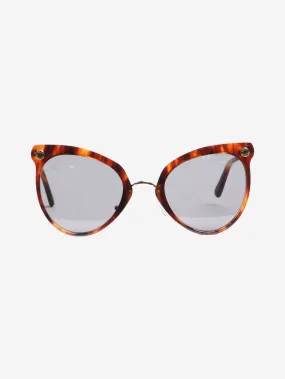 Brown tortoise shell cat-eye sunglasses