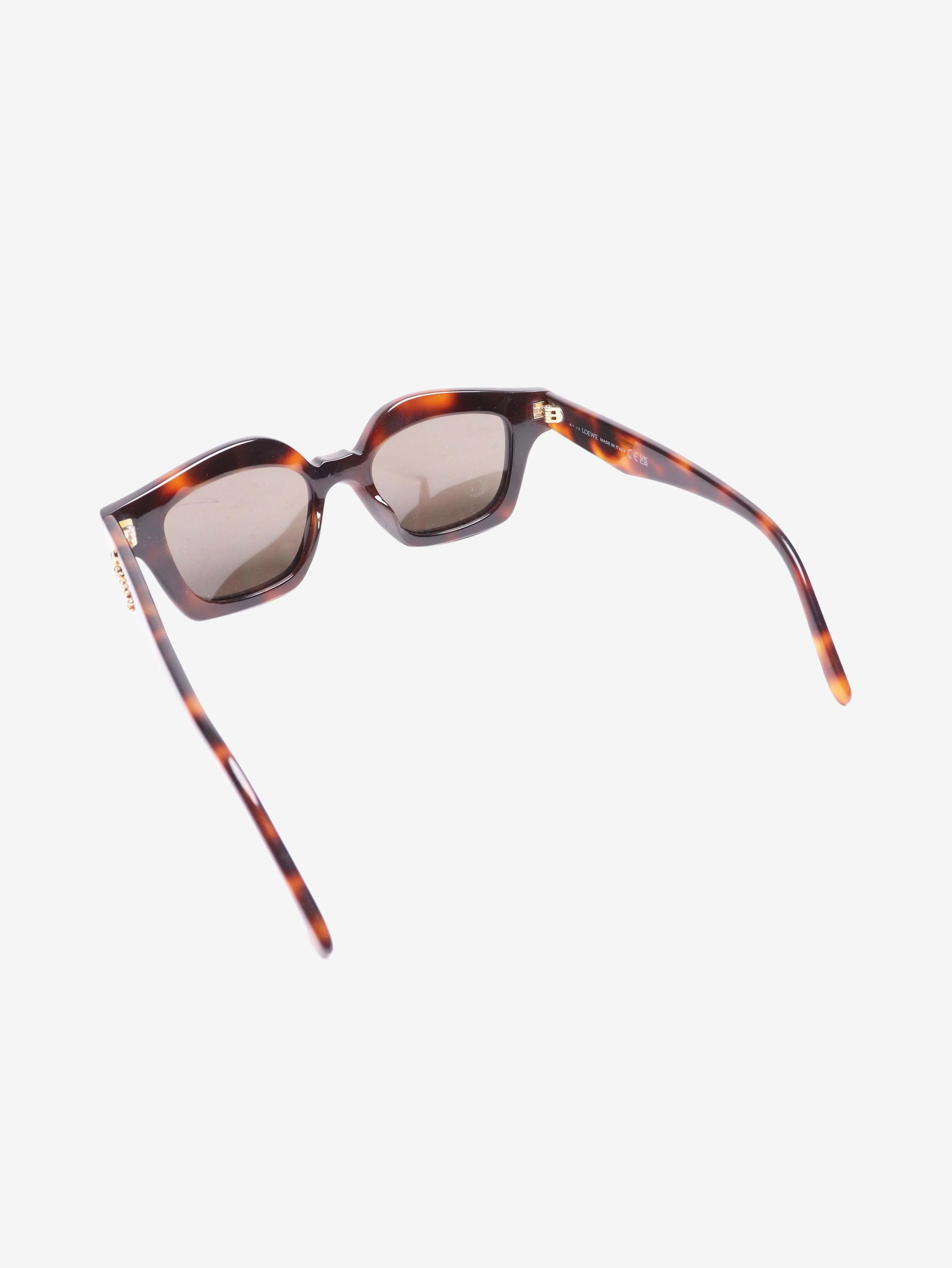 Brown tortoise shell sunglasses