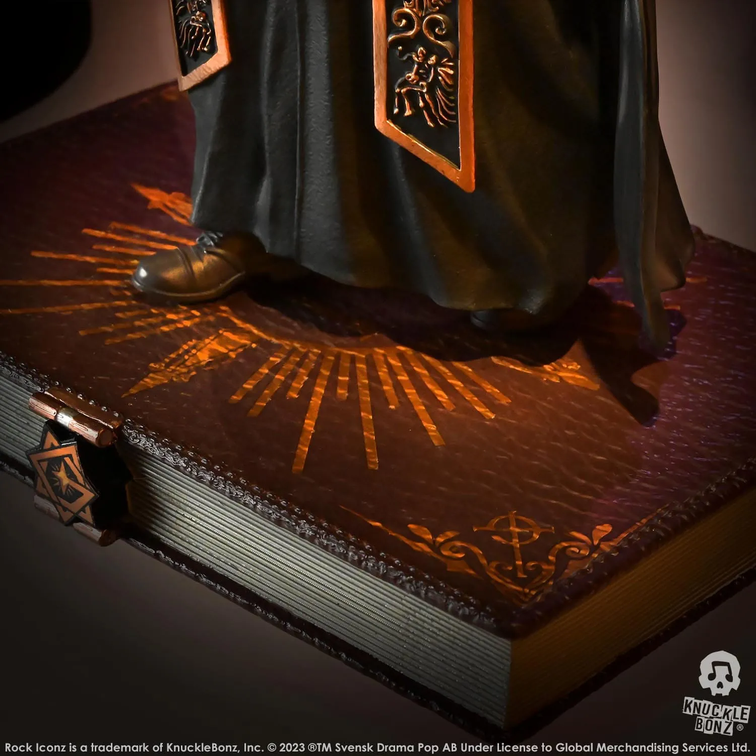 Knucklebonz Ghost Rock Iconz Papa Emeritus IV (Black Robes) Statue