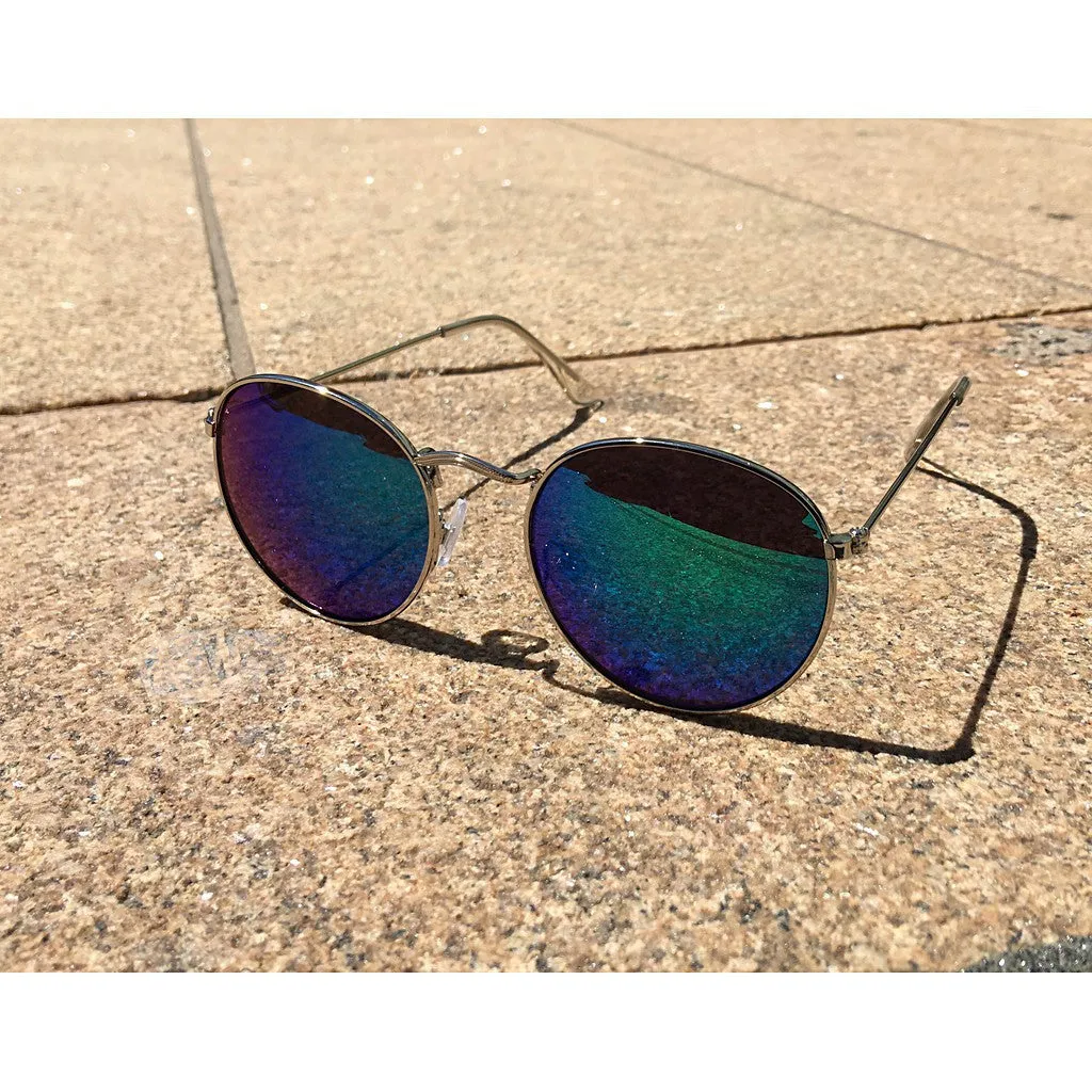 Round Metal Sunglasses with Thin Temples and Color Mirror Lenses