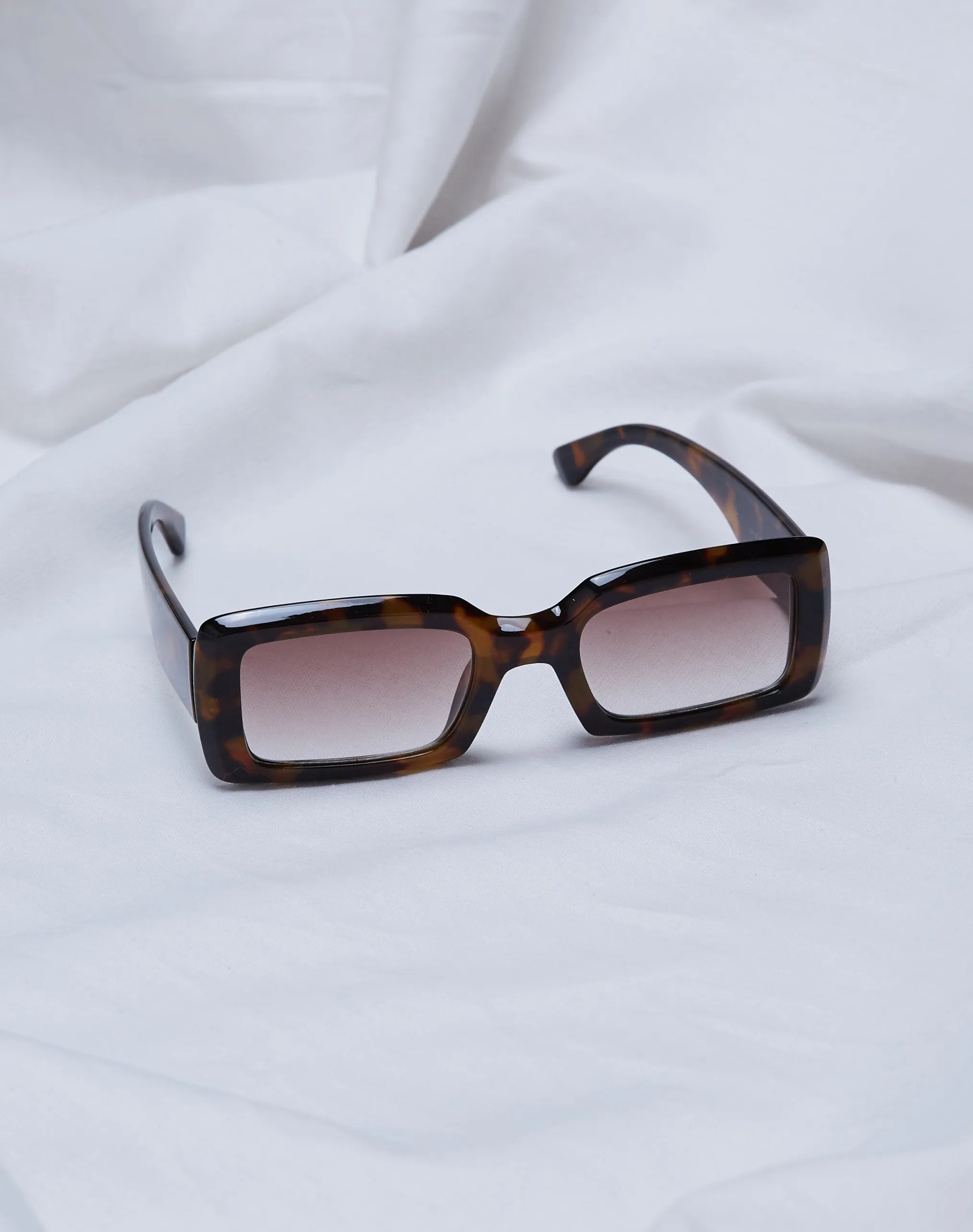 Tella Sunglasses in Tortoise